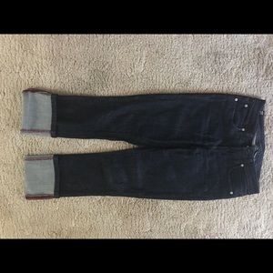 Bebe coffee can iconic cropjeans w/red cuff detail